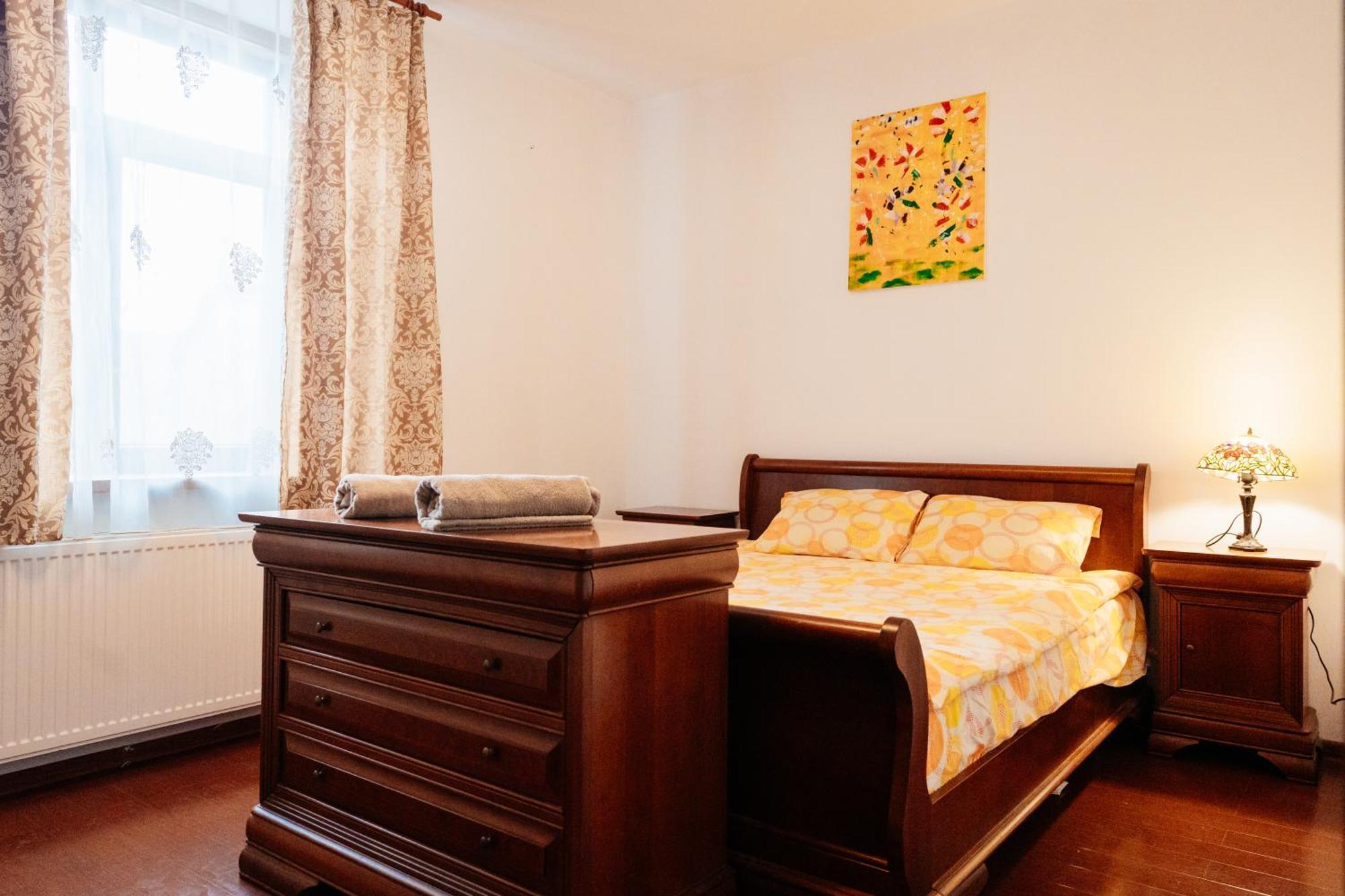 בראשוב Maan Central Apartment Pet Friendly Location מראה חיצוני תמונה