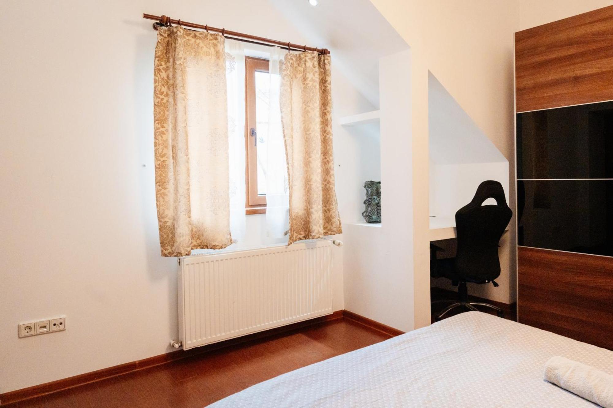 בראשוב Maan Central Apartment Pet Friendly Location מראה חיצוני תמונה