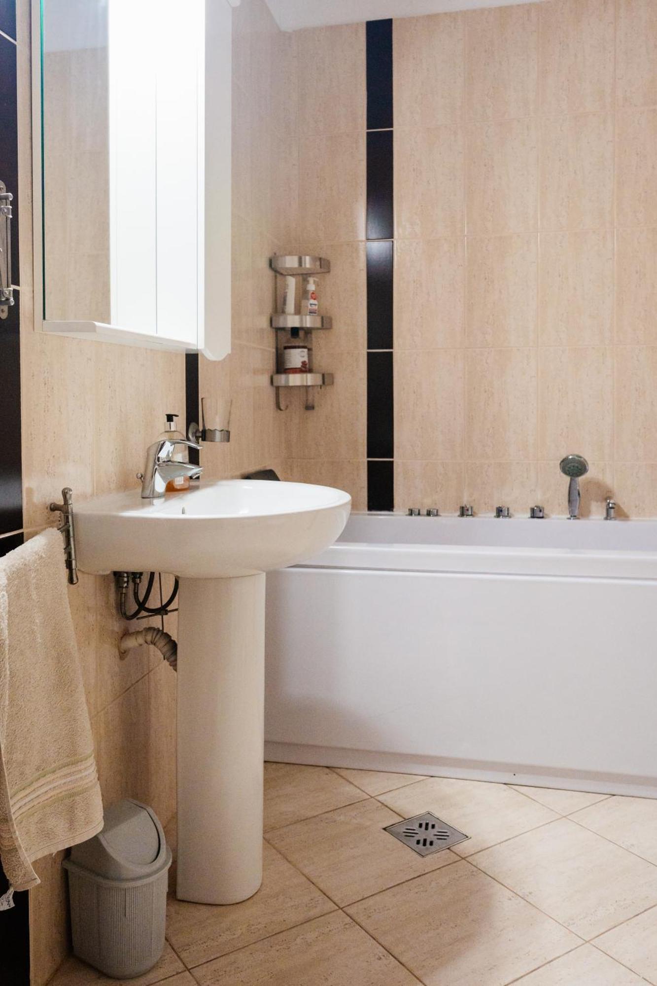 בראשוב Maan Central Apartment Pet Friendly Location מראה חיצוני תמונה